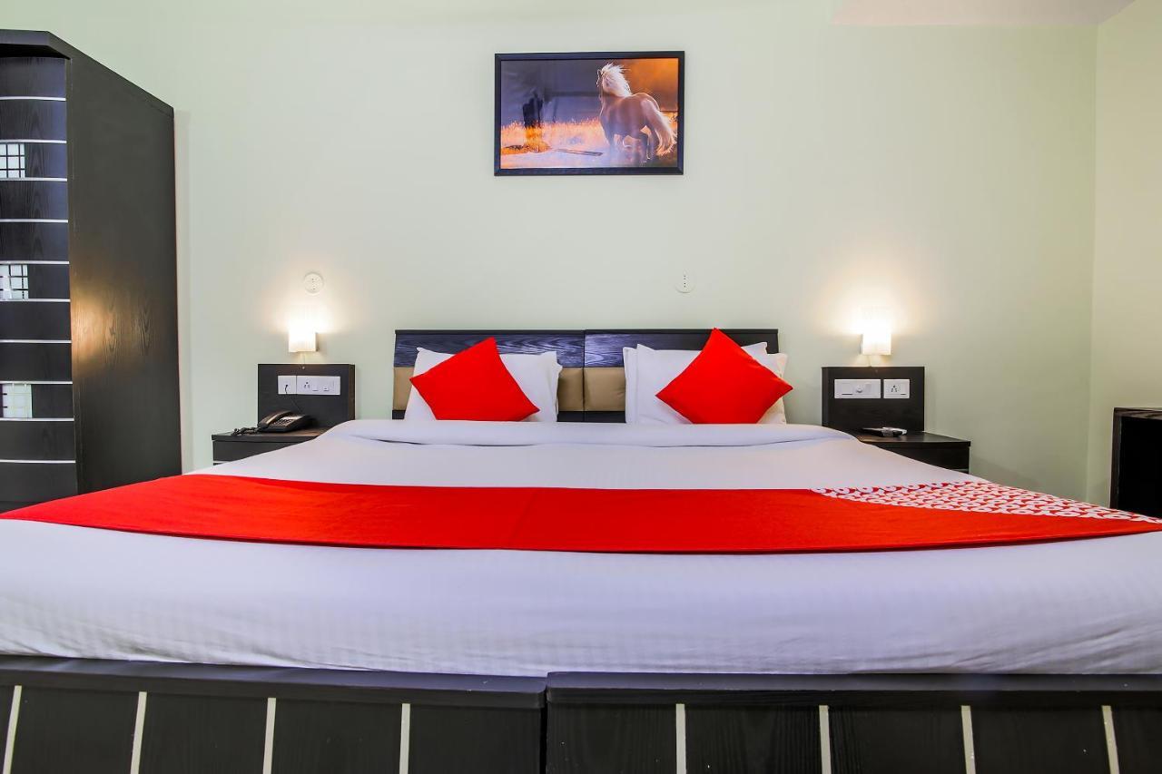 Oyo 24761 All Seasons Guest House Madgao Buitenkant foto